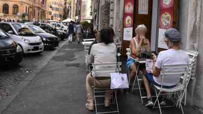 dehors roma - foto LaPresse (1).jpg