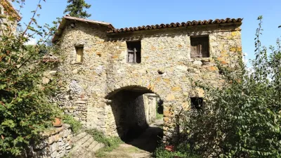 il-borgo-fantasma-di-escaro-di-fivizzano-foto-facebook-lunigiana-world.webp