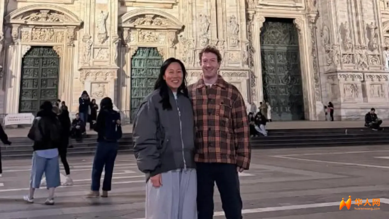 mark-zuckerberg-e-la-moglie-priscialla-davanti-al-duomo.webp