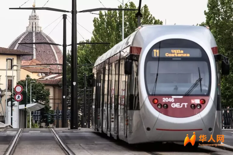 佛罗伦萨17岁男孩醉酒在电车上沉睡，竟被陌生男扛走性侵