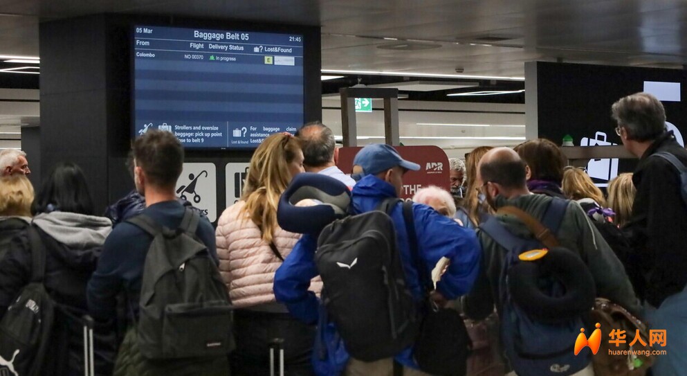 战争远在3000公里外，意大利度假客却要求政府派飞机撤离