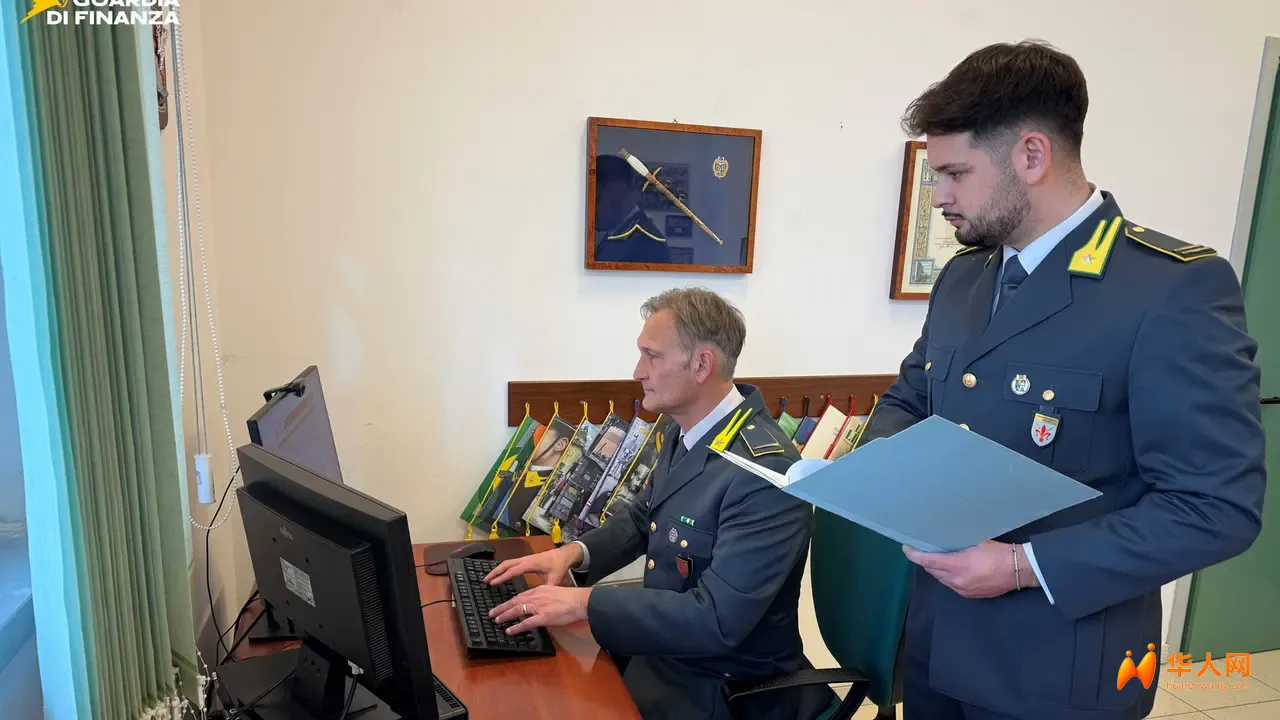 签工发一部分，黑的发一部分！一餐厅老板的小账本被查