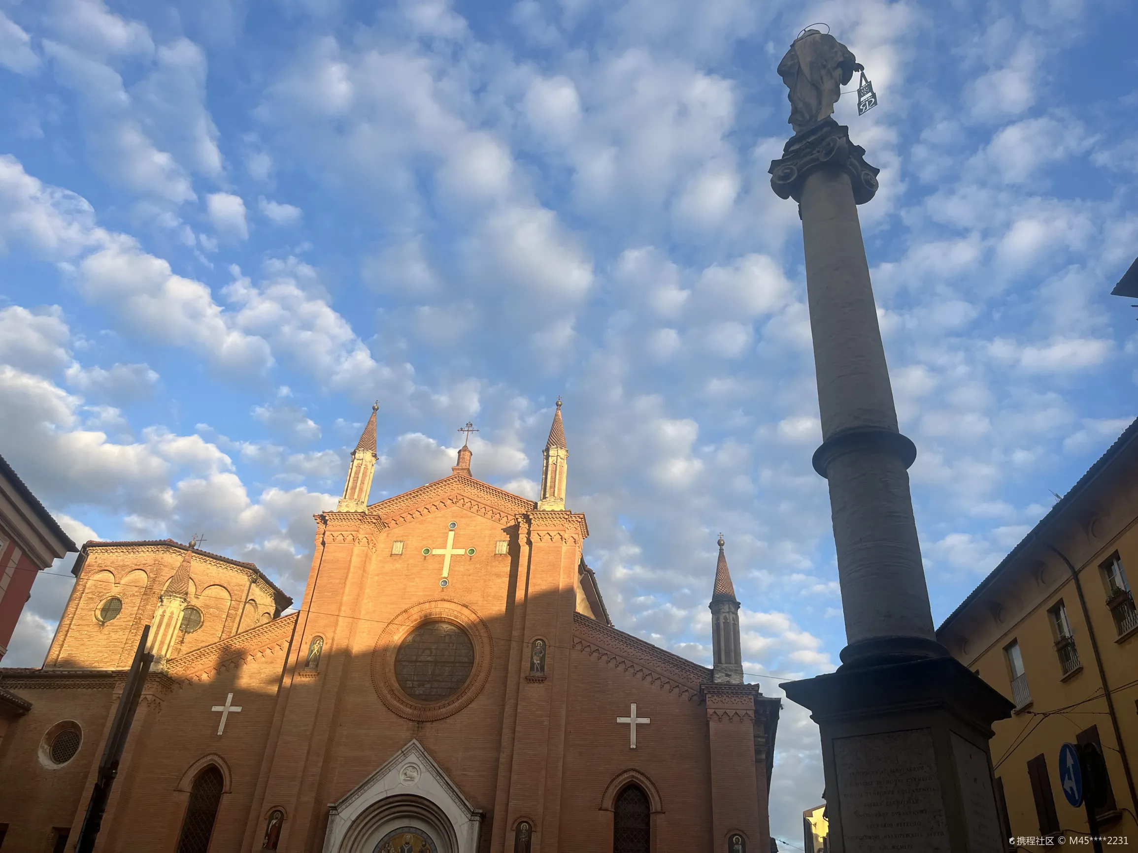 📍「意大利美食之都」——博洛尼亚，这座被红砖染就的古城，一日漫游刚刚好～