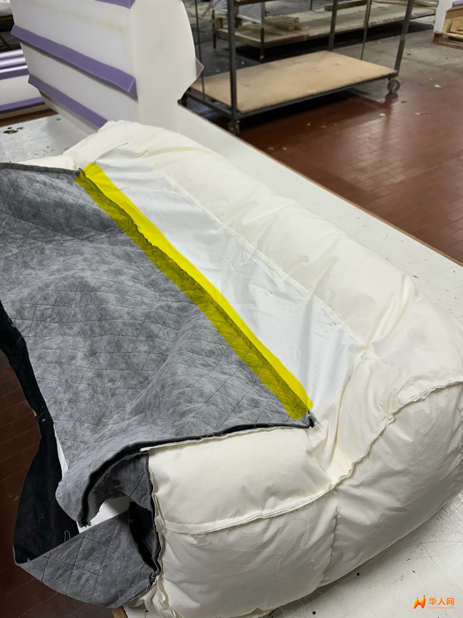 找熟练车工，备居留。做白色装鹅毛袋子，货源稳定，收入稳定。