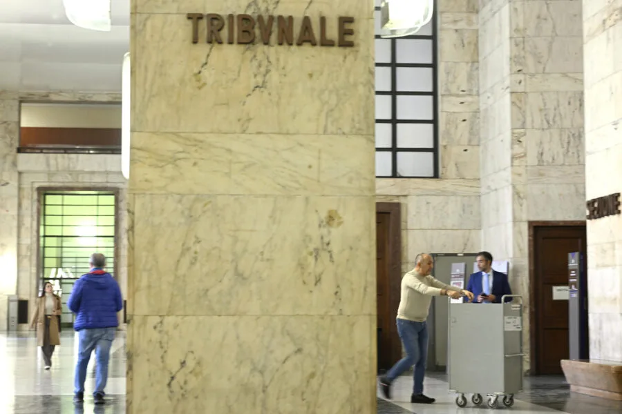 米兰两名企业家为俄情报部门效力，通过出租车搞偷拍被判