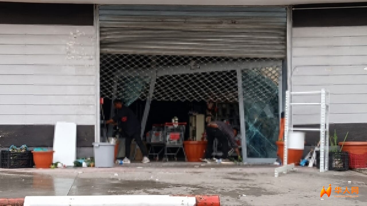 南意卡普阿地区华人商超被暴力破门，内部财物洗劫！