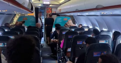 f_-cinque-ore-bloccati-sulla-pista-volo-finisce-con-l-intervento-della-polizia-1nyfn.webp