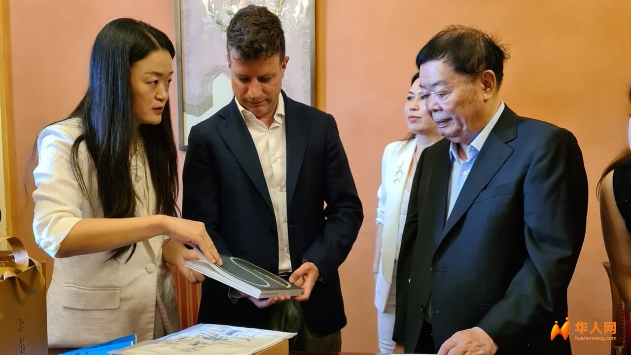 中国玻璃大王空降意大利！80岁曹德旺签下重磅跨国合作，要在福州建顶级歌剧院