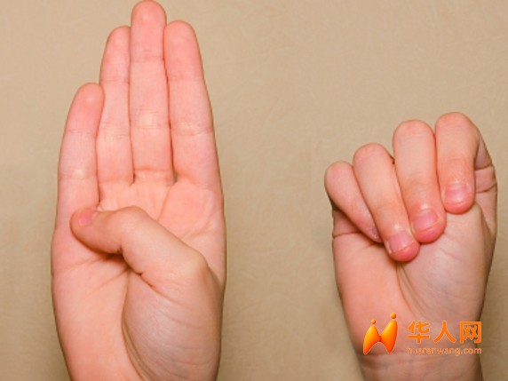 12岁女孩车内做“求救手势”！罗马巡警看懂细节成功解救